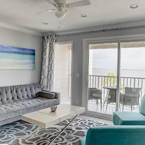 410-gorgeous Views, Waterfront, Wifi, Pool And Close To Bucs Stadium Apartment